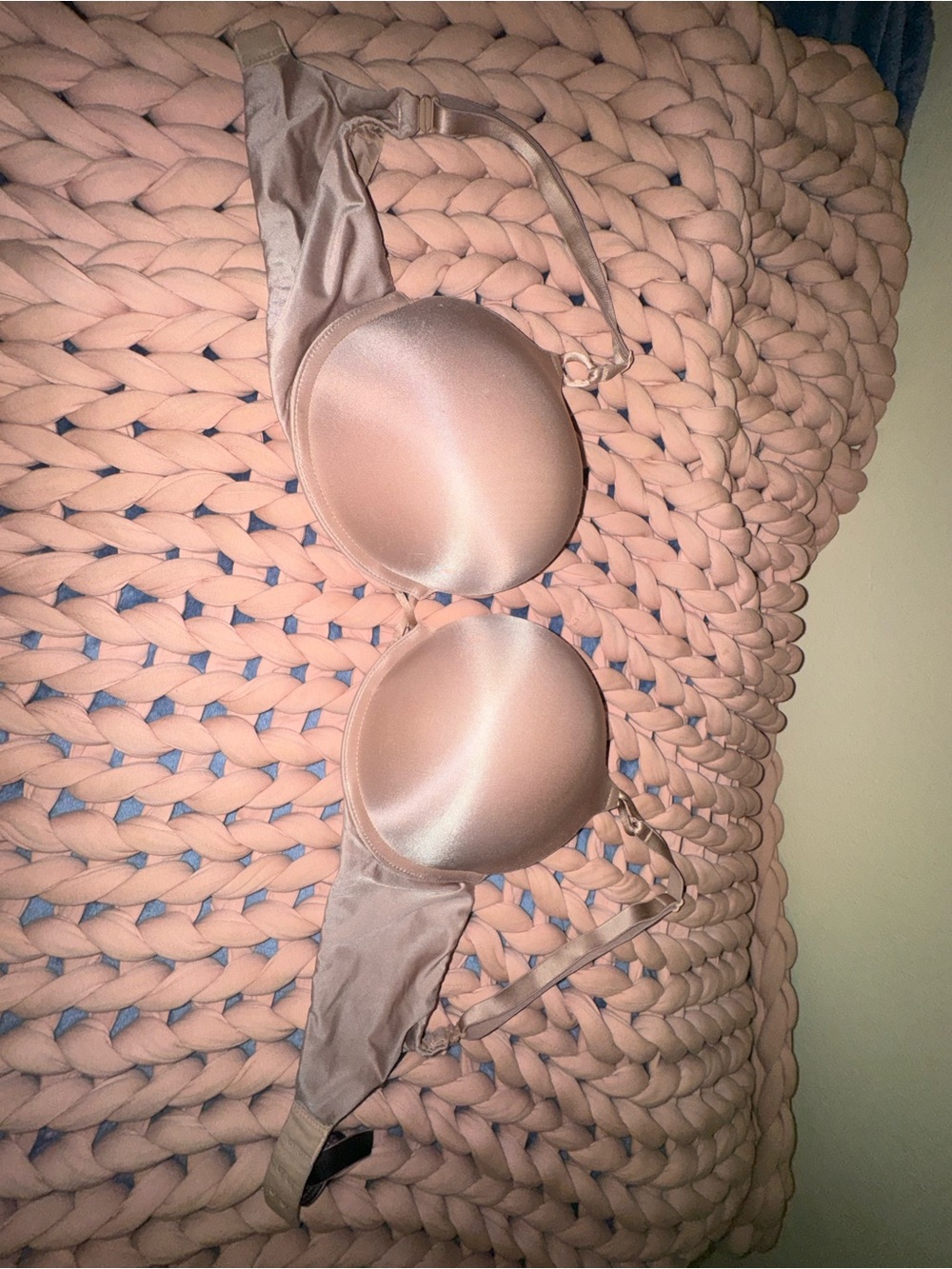 Victoria's Secret Smooth Bombshell Bra in Nude
